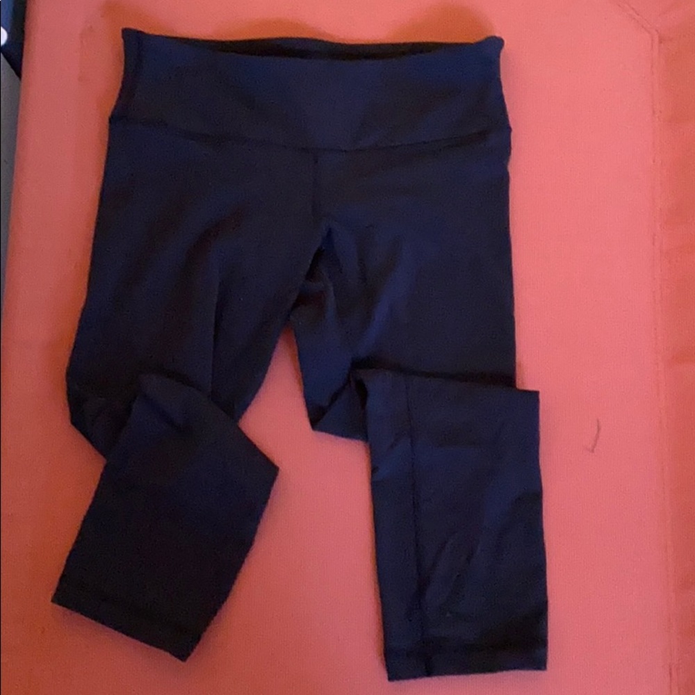 Lululemon wonder under crops